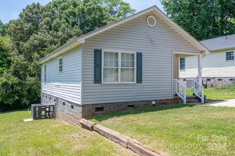 506 S 10th St, Bessemer City, NC 28016 photo 3