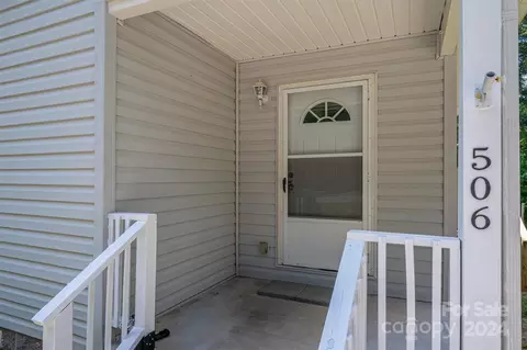 506 S 10th St, Bessemer City, NC 28016 photo 5