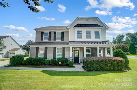 156 Black Mountain Dr, Fort Mill, SC 29708