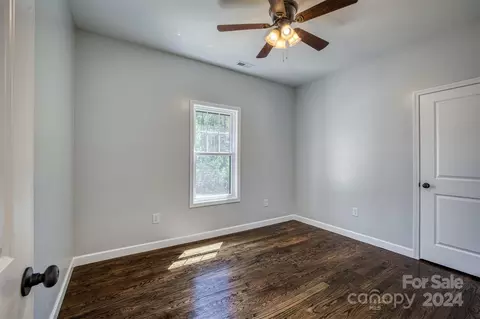 Bedroom - 3109 E Moonlight Pl, Morganton, NC 28655 photo 2 of 4