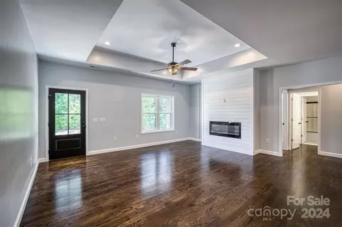 Living - 3109 E Moonlight Pl, Morganton, NC 28655 photo 1 of 2