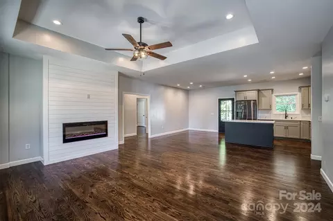 Living - 3109 E Moonlight Pl, Morganton, NC 28655 photo 2 of 2