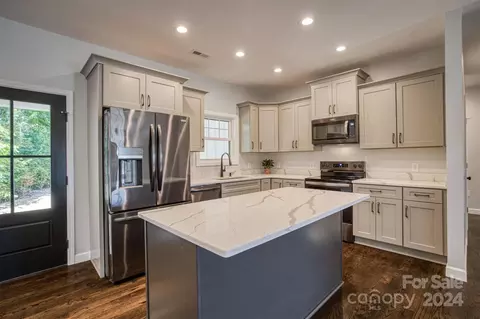 Kitchen - 3109 E Moonlight Pl, Morganton, NC 28655 photo 1 of 2