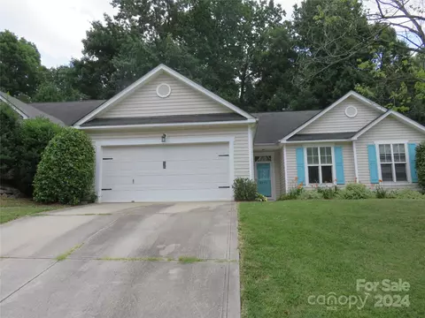 8276 Chatham Oaks Dr, Concord, NC 28027