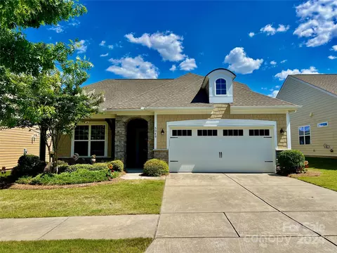 5040 Redwood Grove Trl, Lancaster, SC 29720