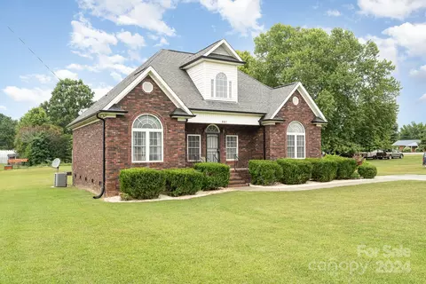 106 Edgewood Dr, Locust, NC 28097
