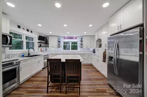 1381 Lurecliff Pl, Fort Mill, SC 29708