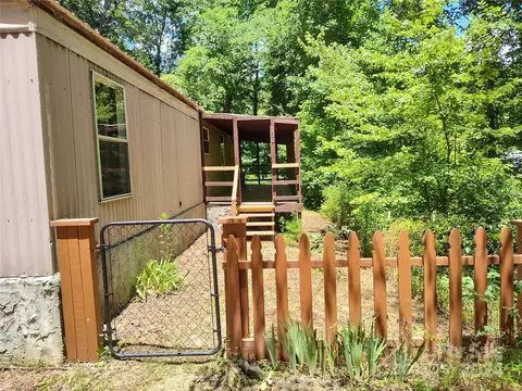 120 Flynn Branch Rd, Asheville, NC 28804