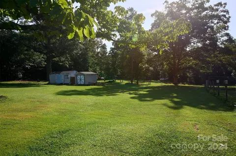 1070 27th Ne St NE, Conover, NC 28613 photo 9