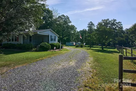 1070 27th Ne St NE, Conover, NC 28613 photo 3