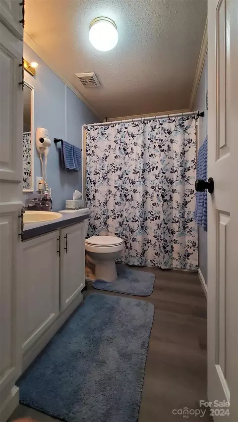 1070 27th Ne St NE, Conover, NC 28613 photo 32