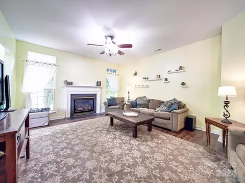 Living - 617 Circle Trace Rd, Monroe, NC 28110 photo 4 of 5