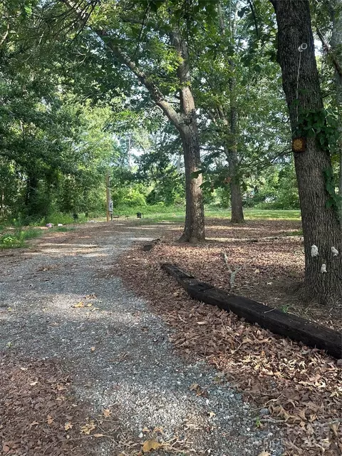 217 Faye Toney Rd, Mooresboro, NC 28114