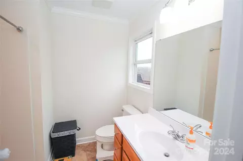 Bath - 118 Stephens Dr, Morganton, NC 28655 photo 2 of 2