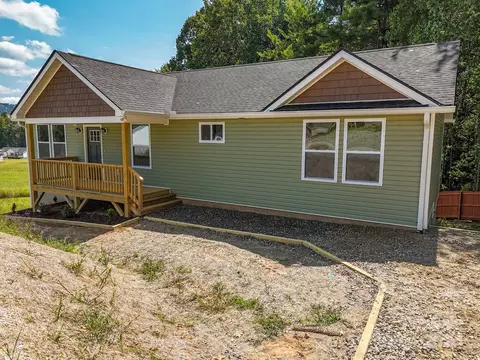 67 Owls Nest Ln, Hendersonville, NC 28792
