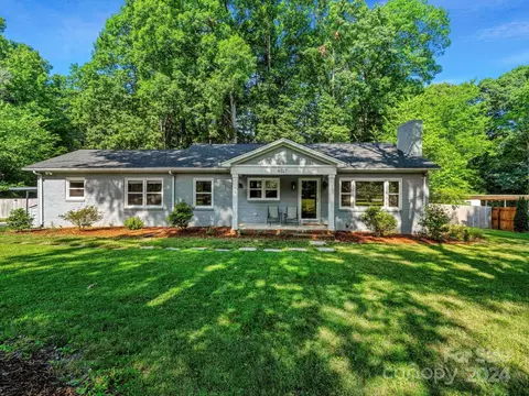 6327 Woodland Cir, Charlotte, NC 28216