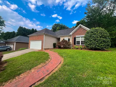 3079 River Ridge Dr, Gastonia, NC 28056