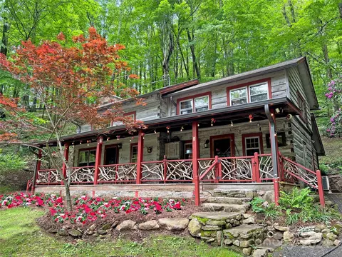 527 El Miner Dr, Mars Hill, NC 28754