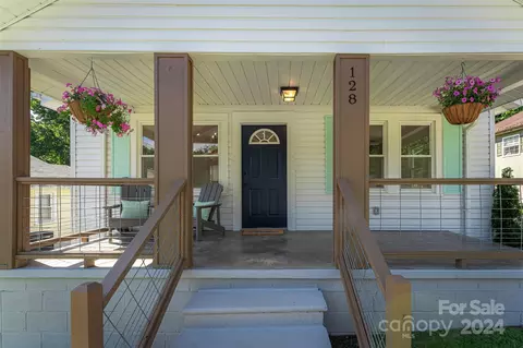 128 Seagle St, Marion, NC 28752