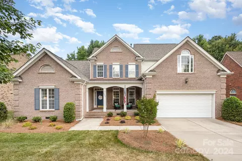3535 Savannah Hills Dr, Matthews, NC 28105