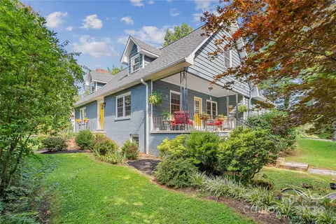 901 Thornton Pl, Hendersonville, NC 28791
