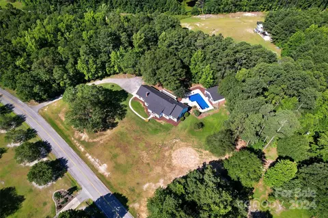 3074 Cane Mill Rd, Lancaster, SC 29720 photo 2