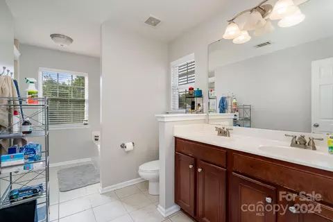 Bath - 3367 Streamside Dr, Davidson, NC 28036 photo 2 of 2