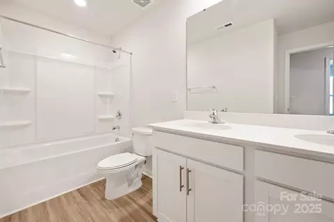 Bath - 3655 Mercer St, Terrell, NC 28682 photo 2 of 3
