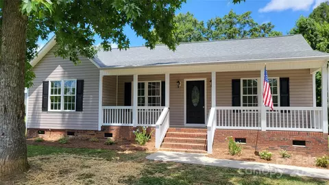2449 Kendlewood Dr, Lancaster, SC 29720