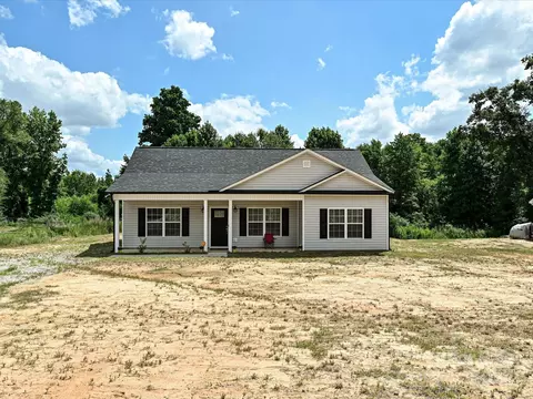 5934 White Plains Church Rd, Pageland, SC 29728