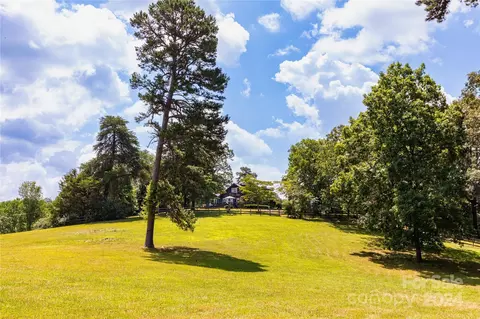 Exterior - 571 Bill Holbert Rd, Tryon, NC 28782 photo 7 of 8