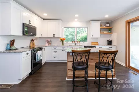 Kitchen - 571 Bill Holbert Rd, Tryon, NC 28782 photo 1 of 2