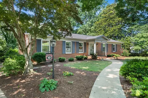 1021 13th Nw Ave NW, Hickory, NC 28601