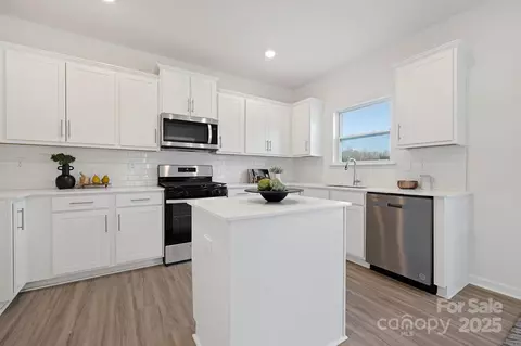 Kitchen - 3663 Mercer St, Terrell, NC 28682 photo 1 of 2