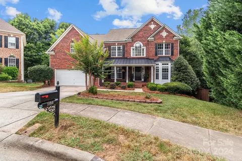 1104 Taranasay Ct, Charlotte, NC 28269