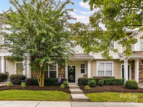 8008 Willow Branch Dr, Waxhaw, NC 28173