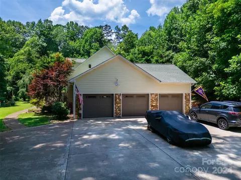 Exterior - 57 Sunshine Acres Dr, Sylva, NC 28779 photo 3 of 14