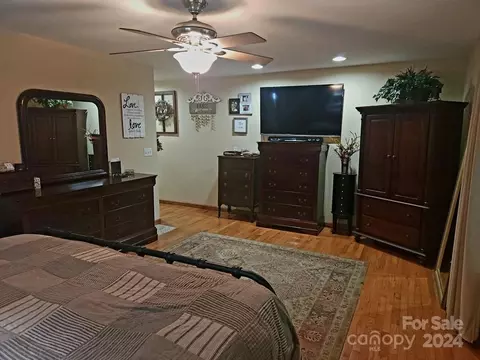 Bedroom - 57 Sunshine Acres Dr, Sylva, NC 28779 photo 2 of 3