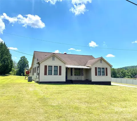 4612 Station Rd, Lenoir, NC 28645