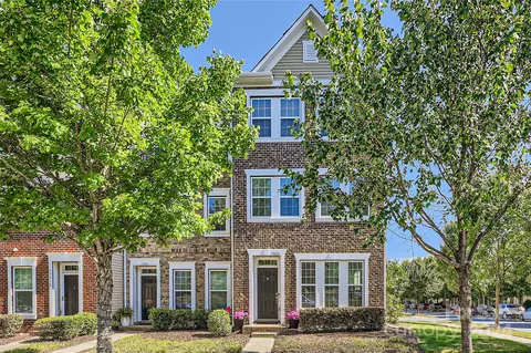 19002 Lake Breeze Dr, Cornelius, NC 28031