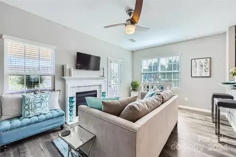 Living - 19002 Lake Breeze Dr, Cornelius, NC 28031 photo 2 of 3