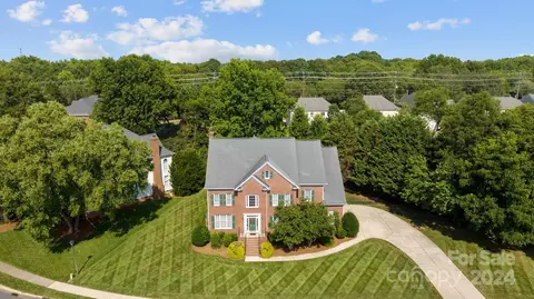 10027 Willow Rock Dr, Charlotte, NC 28277