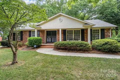 6529 Idlebrook Dr, Charlotte, NC 28212