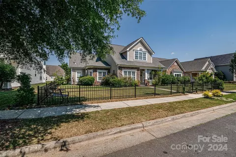 1010 Triple Crown Dr, Indian Trail, NC 28079