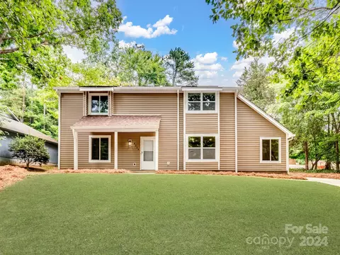 8219 Rittenhouse Cir, Charlotte, NC 28270