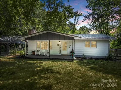 143 Hannahs Dr, Fletcher, NC 28732
