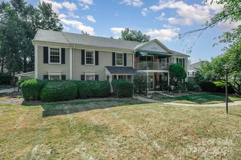 8309 Meadow Lakes Dr, Charlotte, NC 28210