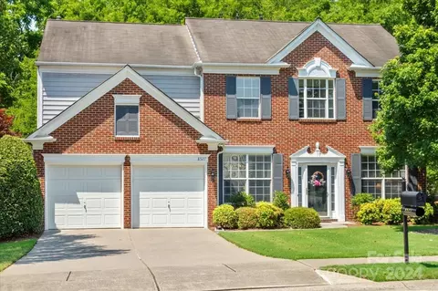 8527 Dennington Grove Ln, Charlotte, NC 28277