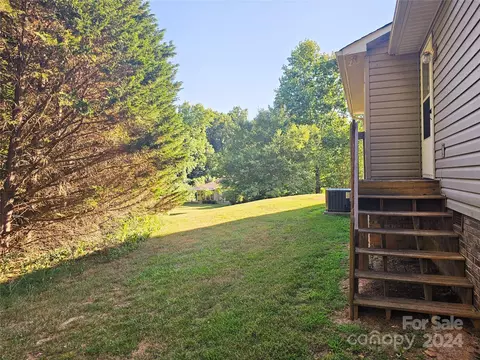 Exterior - 132 Willow Ct, Bostic, NC 28018 photo 4 of 6