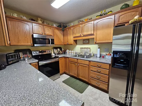 Kitchen - 132 Willow Ct, Bostic, NC 28018 photo 1 of 3